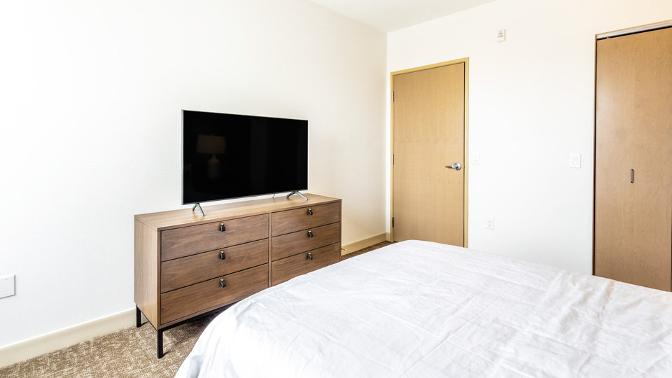 Rent The Corners of Brookfield Apartments 507 in Brookfield, WI Landing